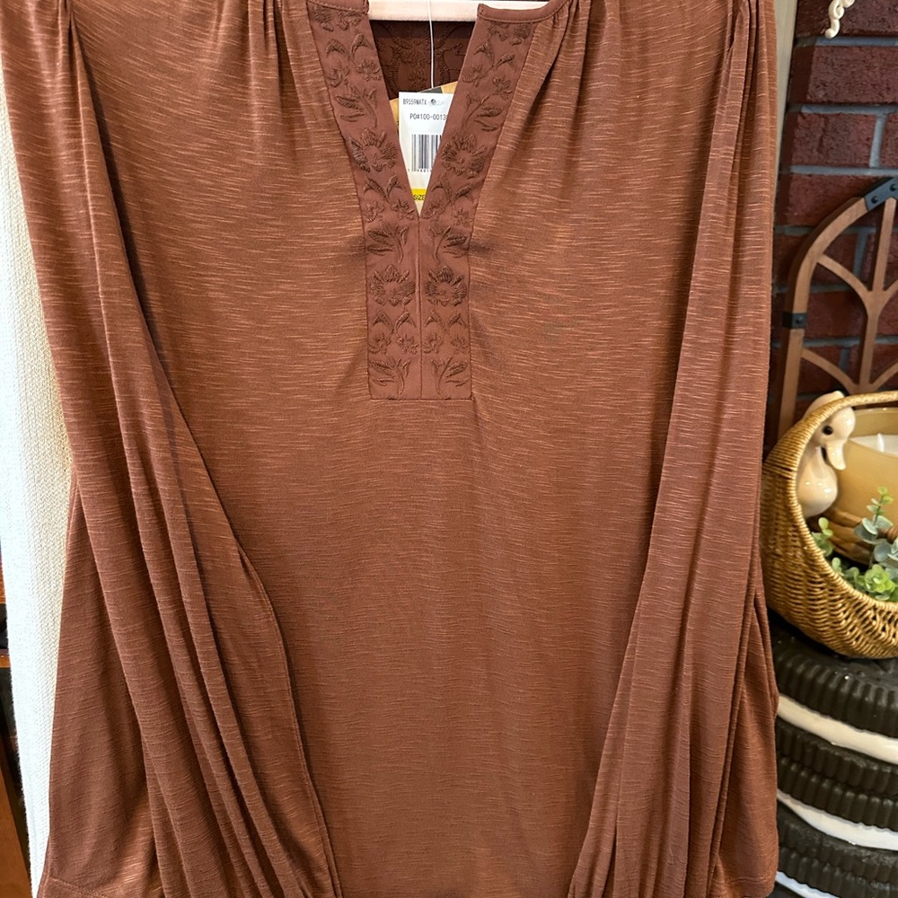 NWT Democracy Boho Embroidered Top: Chocolate Brown (MED)